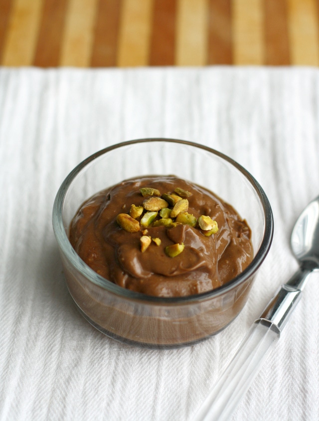 Paleo-and-vegan-chocolate-avocado-pudding
