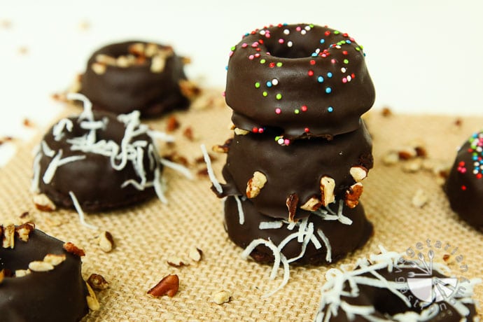 chocolate-chia-donut-cakes