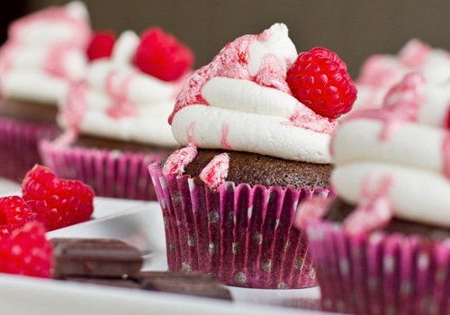 chocolate-almond-raspberry-cupcakes