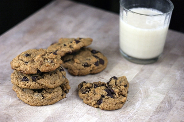 vegan-peanut-butter-chocolate-chip-cookies-3