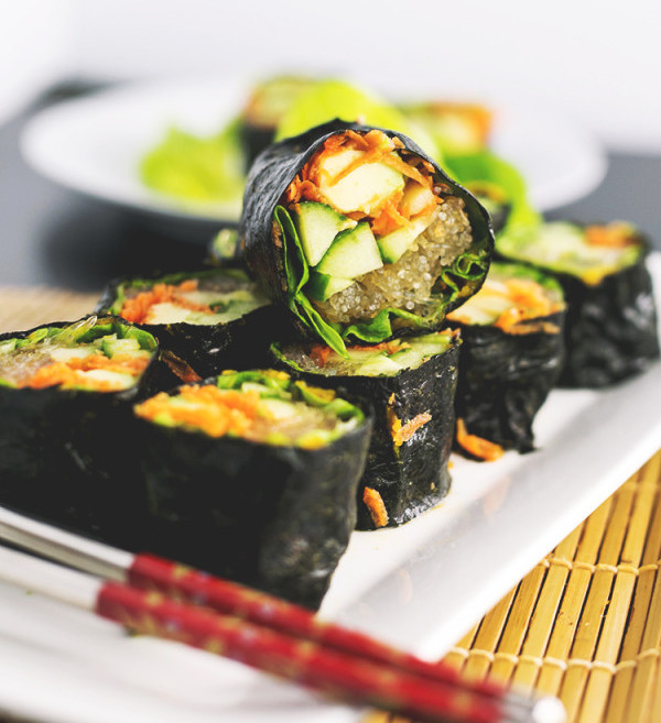 Raw-Sushi-with-Kelp-Noodles-and-Tahini-Soy-Dipping-Sauce