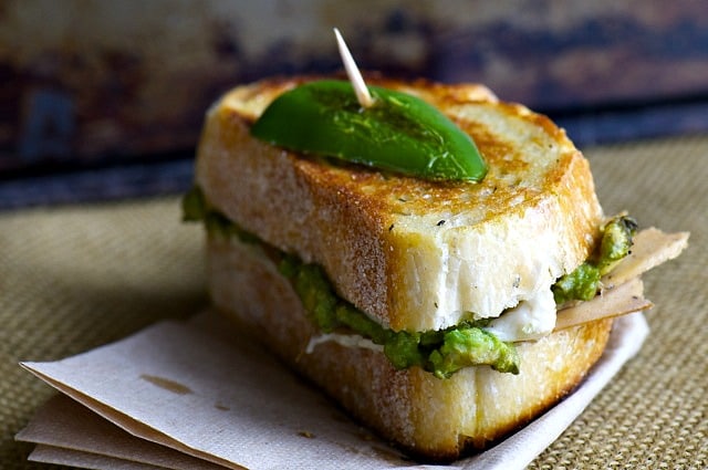 Jalapeno-Avacodo-Grilled-Vegan-Cheese-Sandwich11